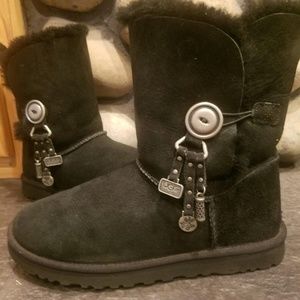 UGG Australia Women's Size 8 Black Sheepskin